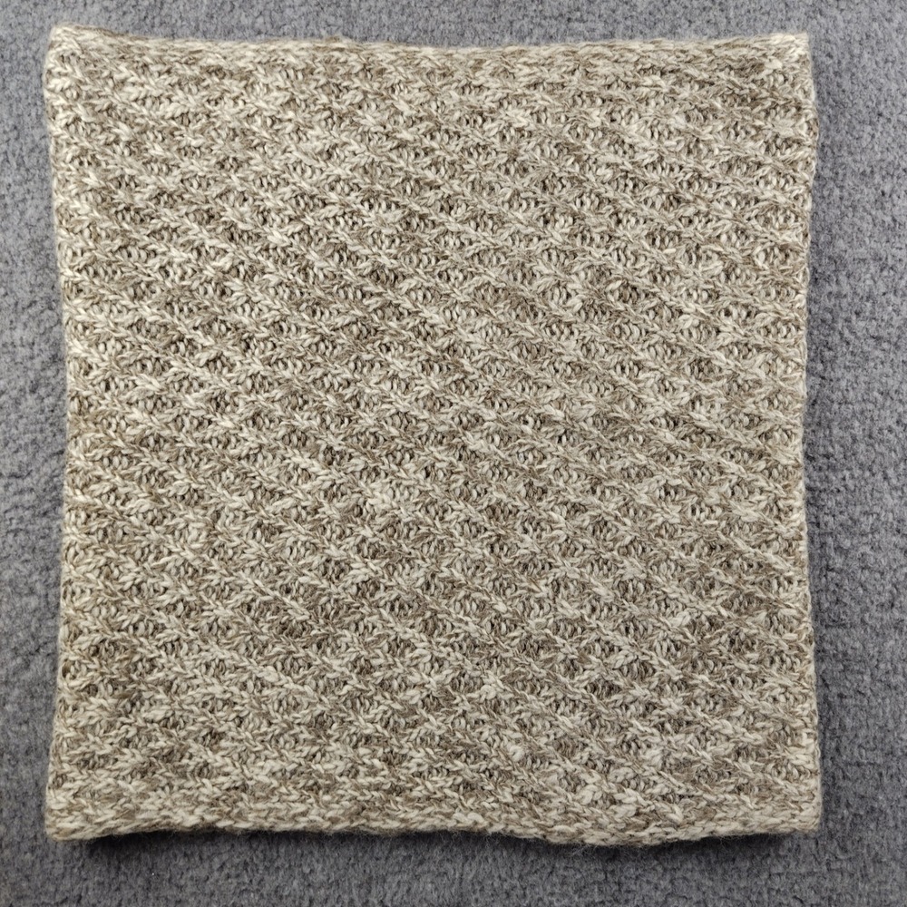 Uniqlo Scarf Sz OS Cowl Neck Warmer Tan Marled Textured Knit EUC